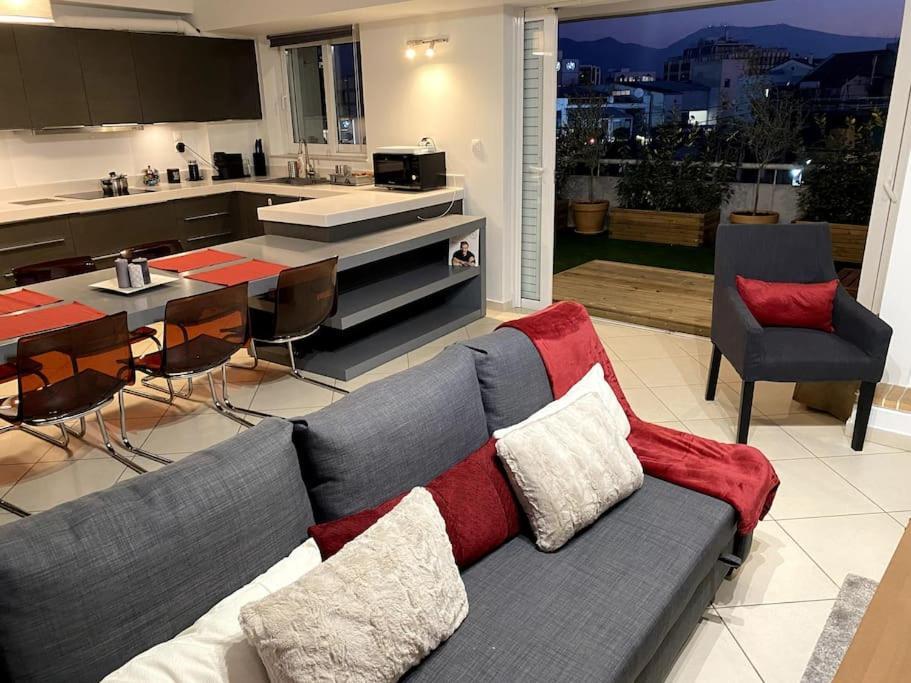 Spacious And Sunkissed 3Br & 2 Bathrooms Apartment Athen Eksteriør bilde