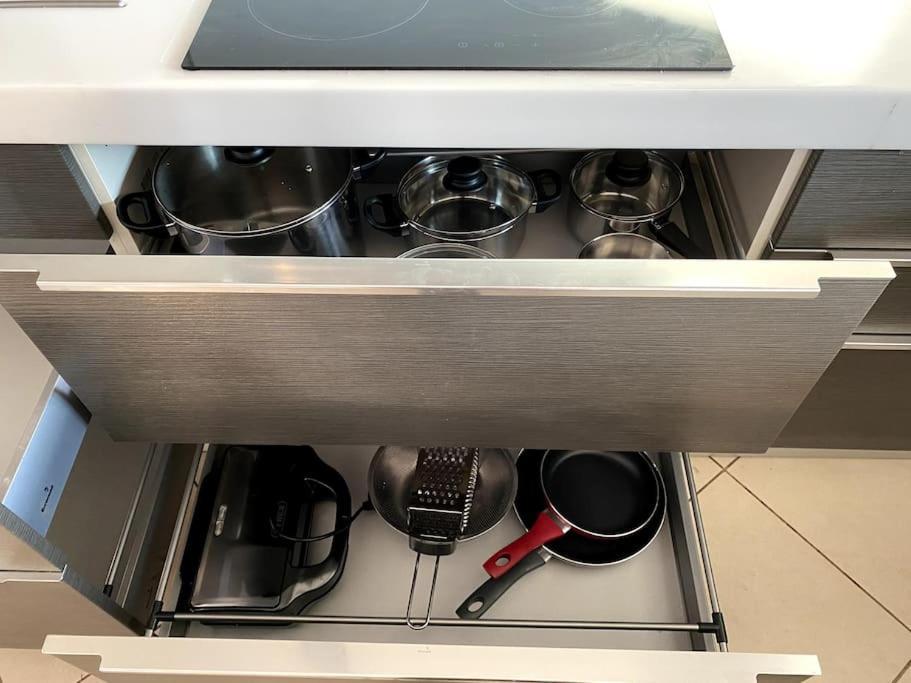 Spacious And Sunkissed 3Br & 2 Bathrooms Apartment Athen Eksteriør bilde