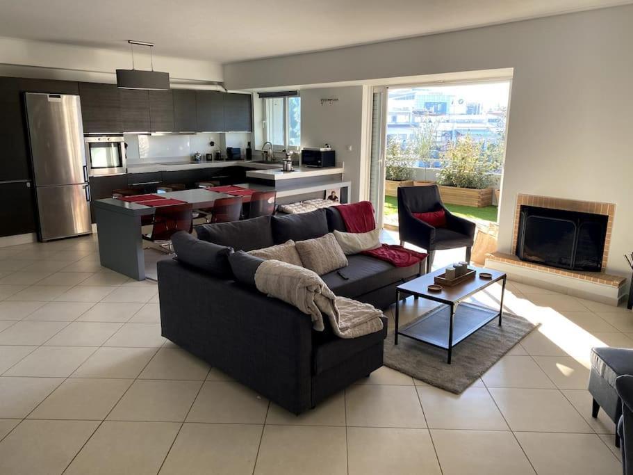 Spacious And Sunkissed 3Br & 2 Bathrooms Apartment Athen Eksteriør bilde