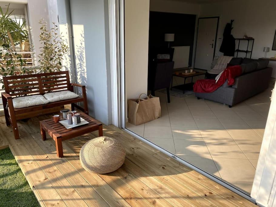 Spacious And Sunkissed 3Br & 2 Bathrooms Apartment Athen Eksteriør bilde