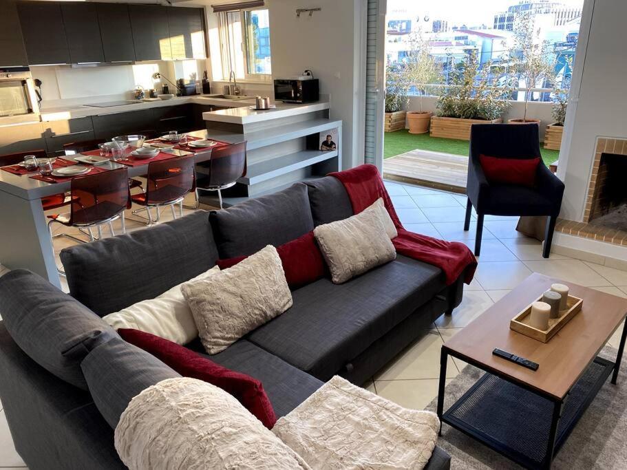 Spacious And Sunkissed 3Br & 2 Bathrooms Apartment Athen Eksteriør bilde